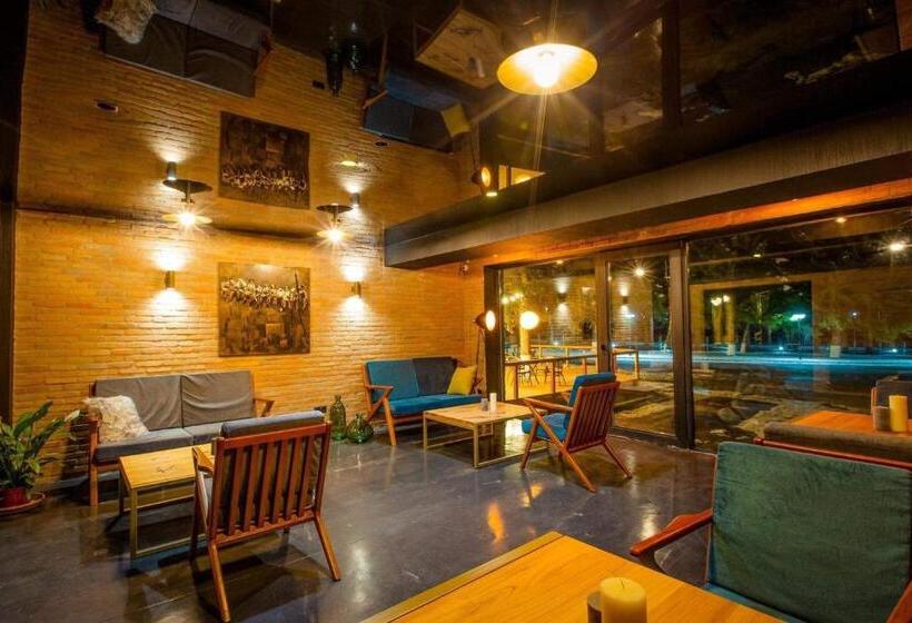 هتل Bakuriani Inn A112