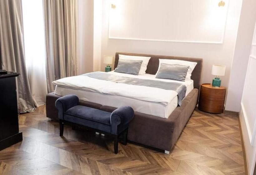 هتل Balkan Centar