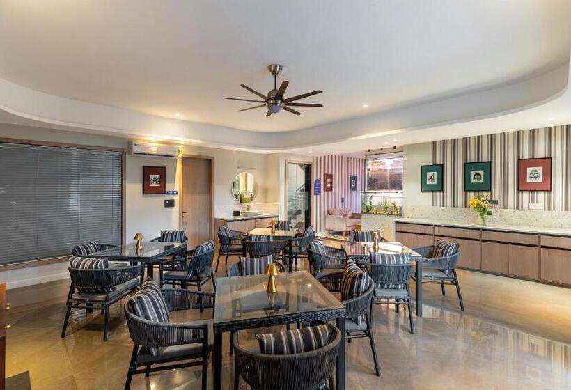 호텔 Blue Chip By Downtown   Near Udaipur Airport