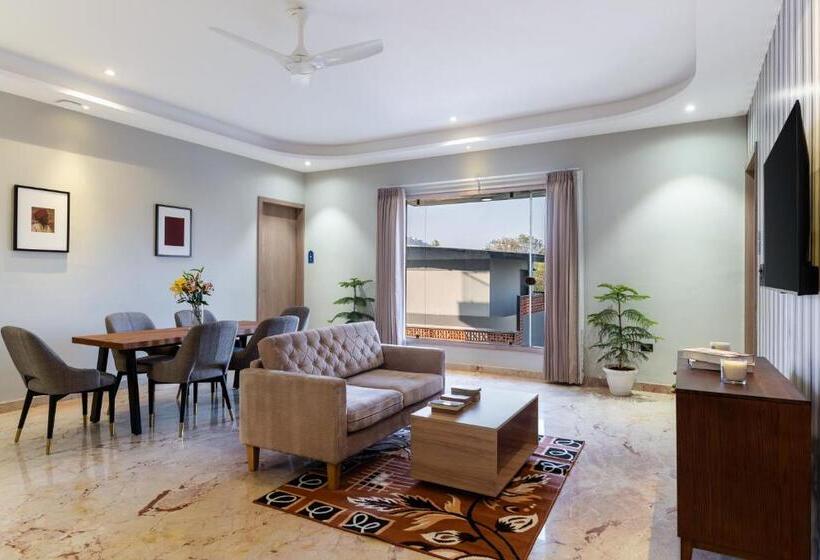 호텔 Blue Chip By Downtown   Near Udaipur Airport