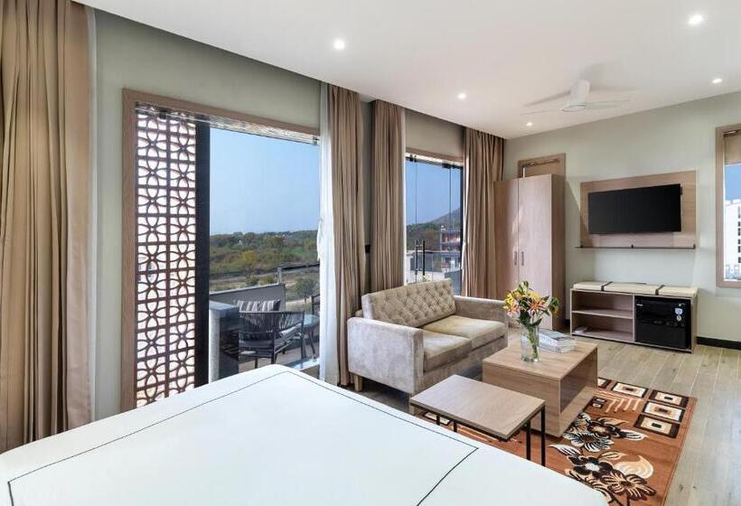 호텔 Blue Chip By Downtown   Near Udaipur Airport