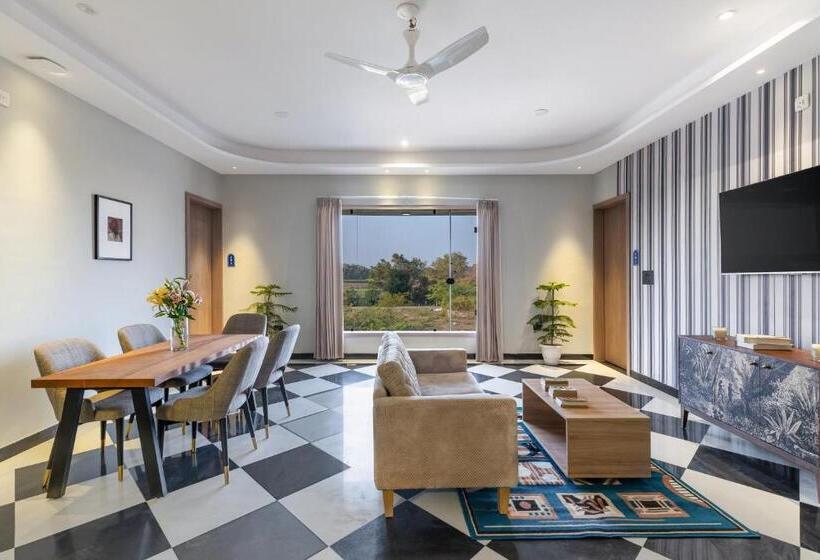 호텔 Blue Chip By Downtown   Near Udaipur Airport