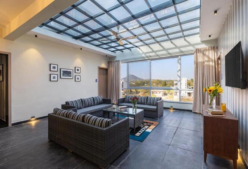 호텔 Blue Chip By Downtown   Near Udaipur Airport