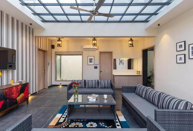 호텔 Blue Chip By Downtown   Near Udaipur Airport