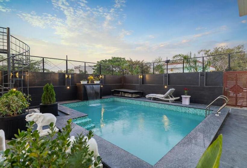 호텔 Blue Chip By Downtown   Near Udaipur Airport