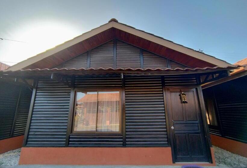 فندق Cabinas Río Frío