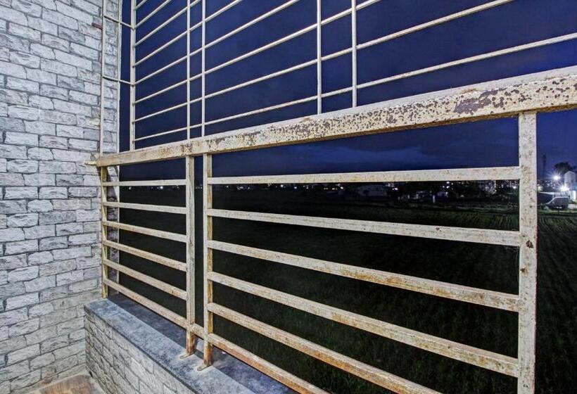 Отель Khush Executive