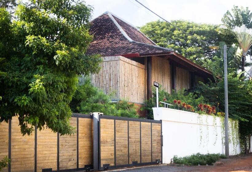 酒店 La Bōhème Luxury Suites