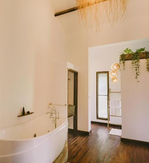 酒店 La Bōhème Luxury Suites