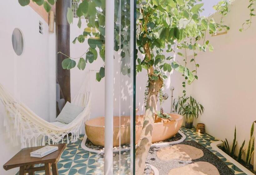 酒店 La Bōhème Luxury Suites