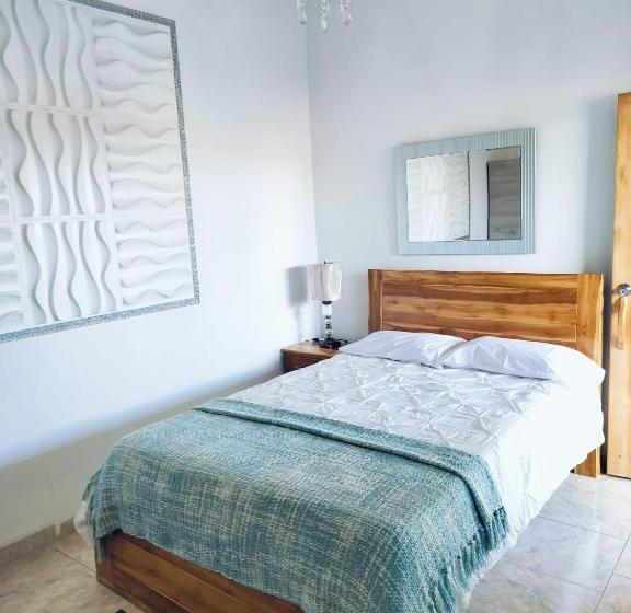 Отель Los Caballeros