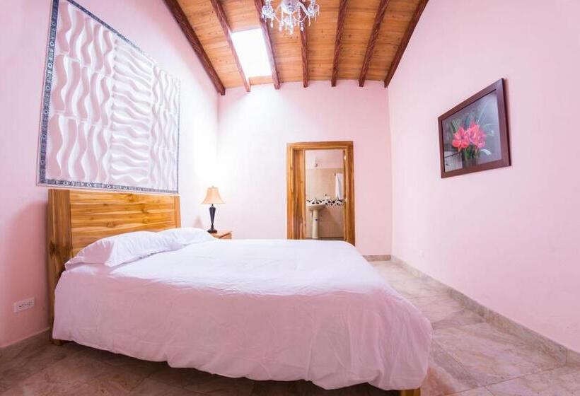 Отель Los Caballeros