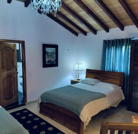 Отель Los Caballeros