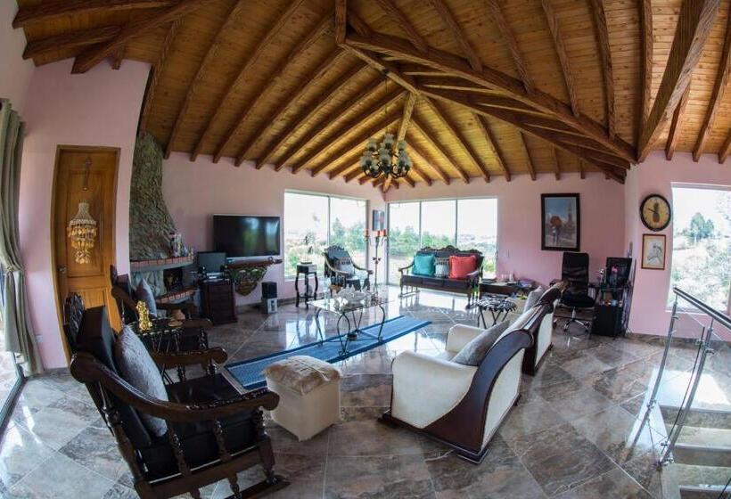 Отель Los Caballeros