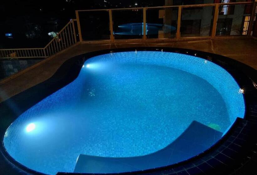 בית מלון כפרי Manthra Leisure