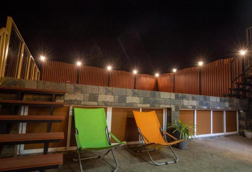 בית מלון כפרי Manthra Leisure