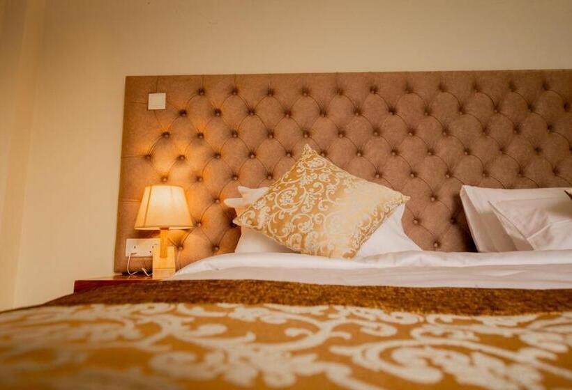 בית מלון כפרי Manthra Leisure