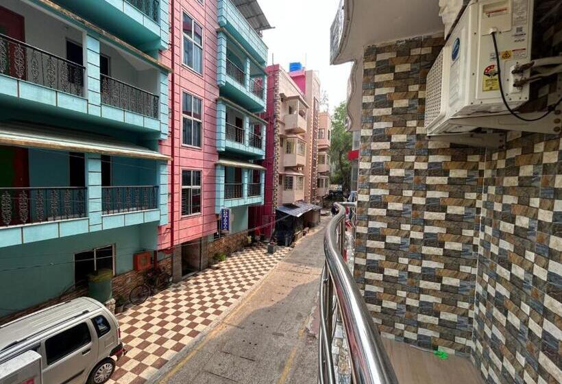 هتل New Nayantara Lodge