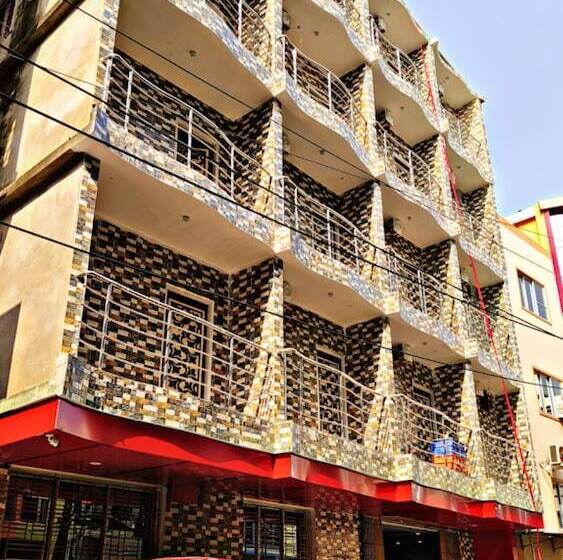 هتل New Nayantara Lodge