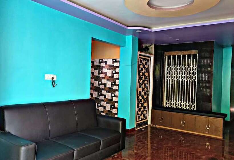 هتل New Nayantara Lodge