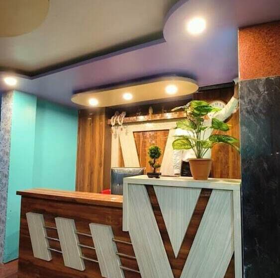 هتل New Nayantara Lodge