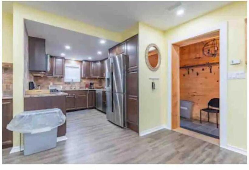 ホテル Riverfront Suites, Quinte, On