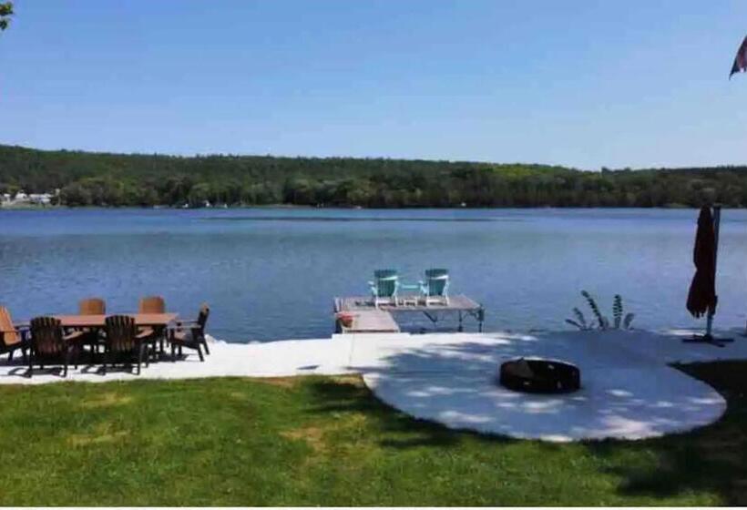 ホテル Riverfront Suites, Quinte, On