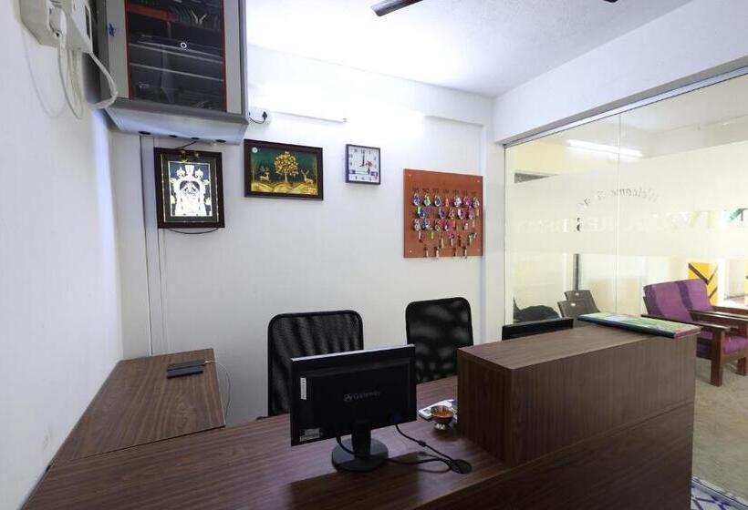 Отель Srinivasa Serviced Apartment