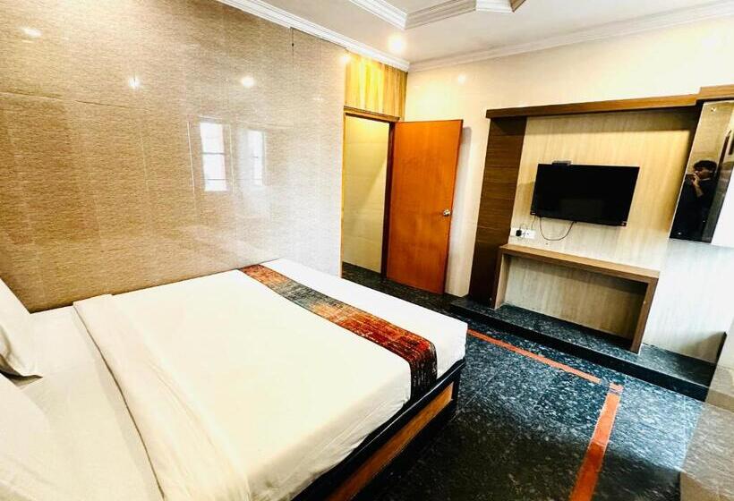 ホテル Tejasri Residency