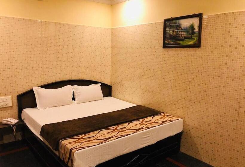 ホテル Tejasri Residency