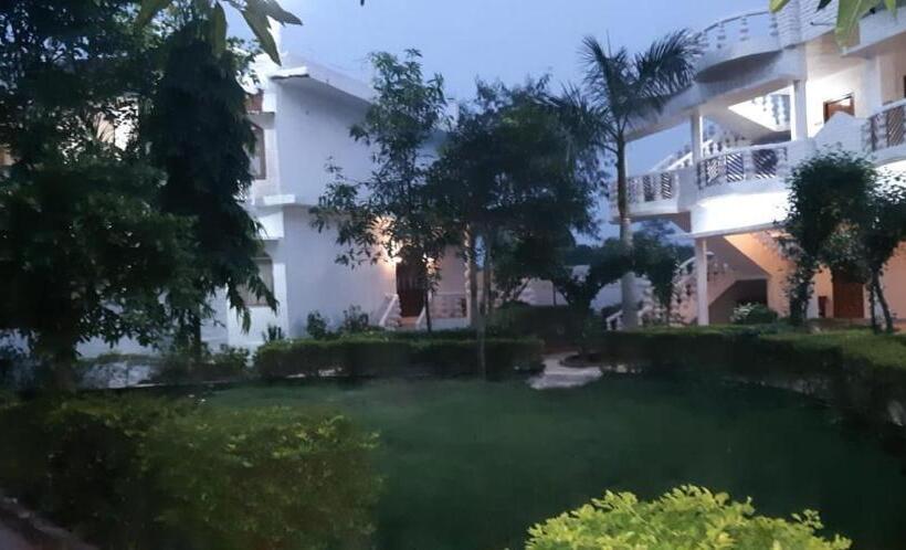 酒店 The Baagh Jungle Resort