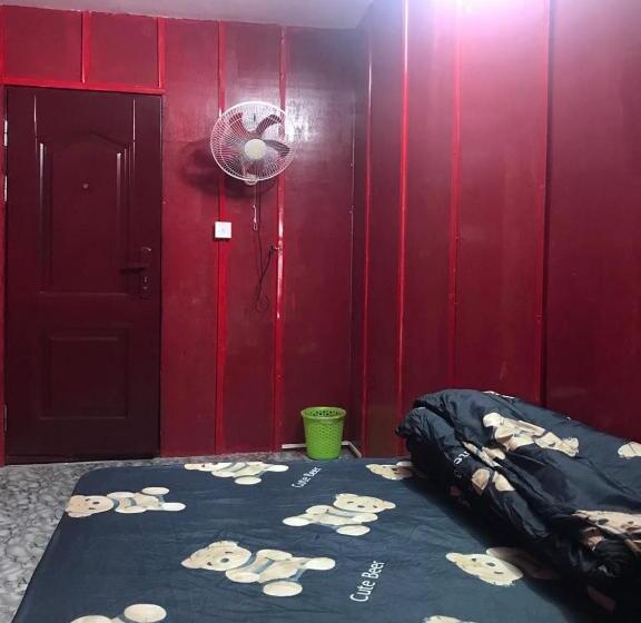 酒店 The Big Boss Indian & Nepali Restaurant House