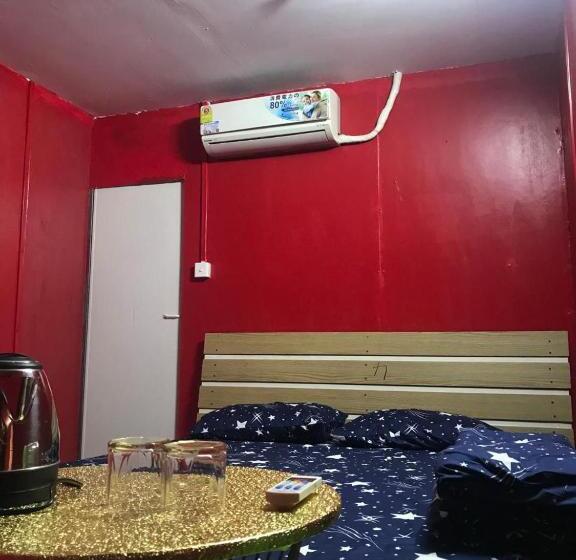 酒店 The Big Boss Indian & Nepali Restaurant House