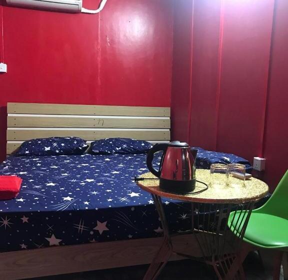 酒店 The Big Boss Indian & Nepali Restaurant House