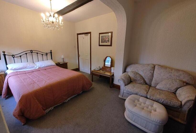 בית מלון כפרי The Golden Cup   Yoxall