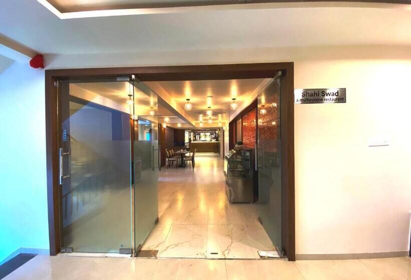 בית מלון כפרי The Grand Sarovar Inn And Suites