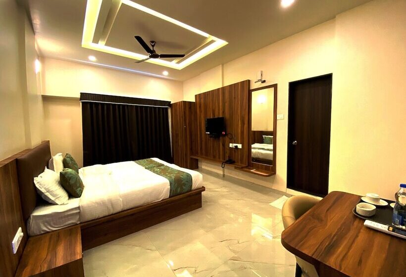 בית מלון כפרי The Grand Sarovar Inn And Suites