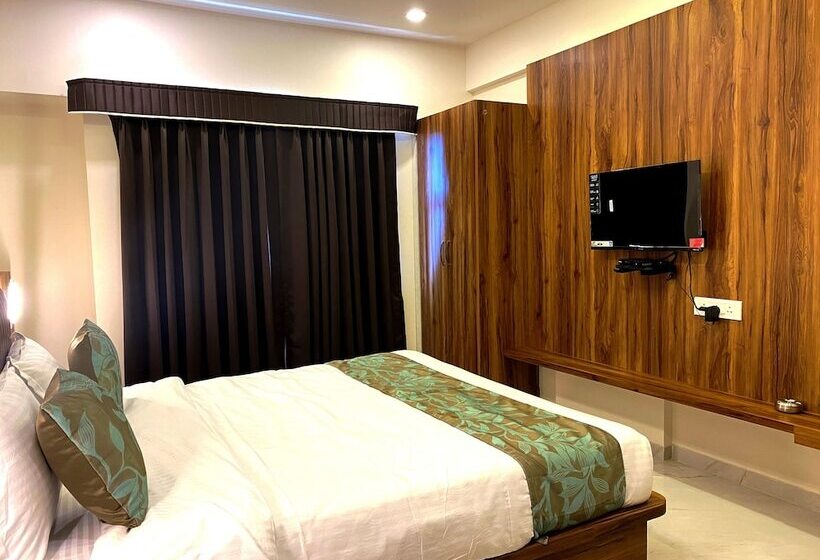 בית מלון כפרי The Grand Sarovar Inn And Suites