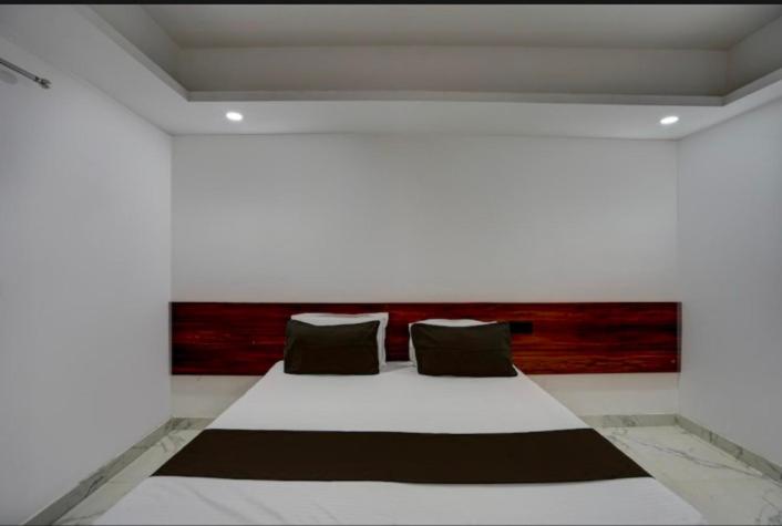 בית מלון כפרי The Simran Suites