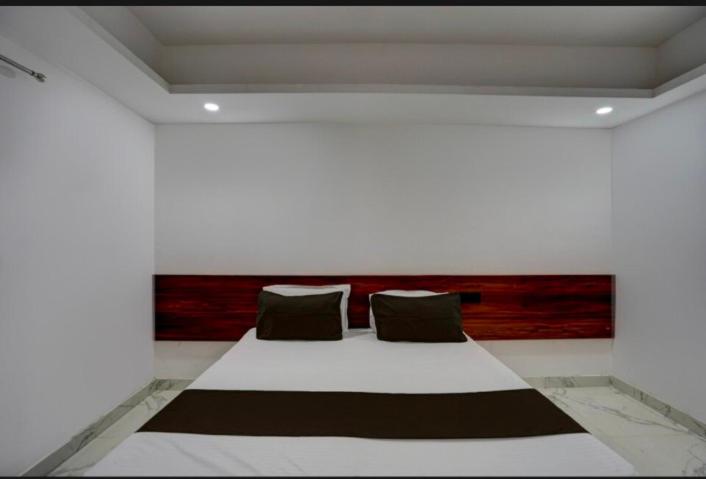 בית מלון כפרי The Simran Suites