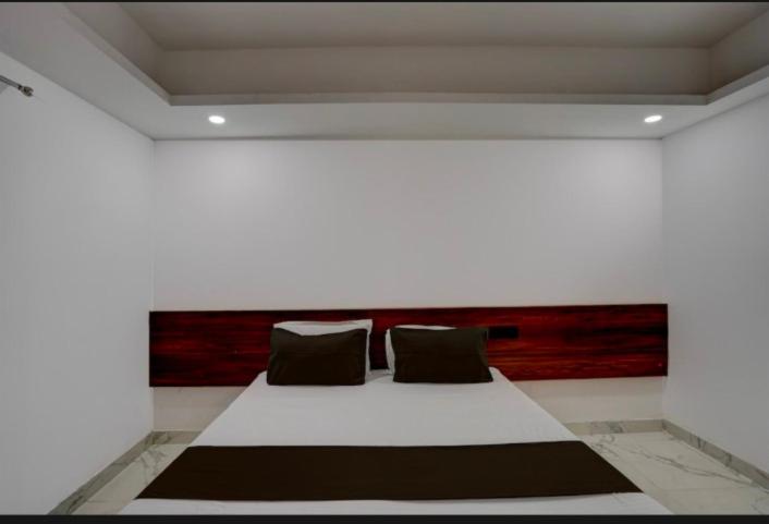 בית מלון כפרי The Simran Suites