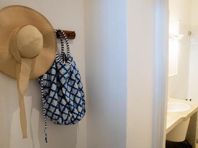 Отель La Posta Beach