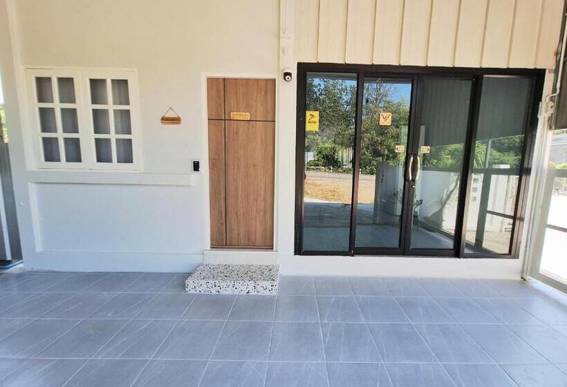 펜션 ธัญพร เกสต์เฮาส์