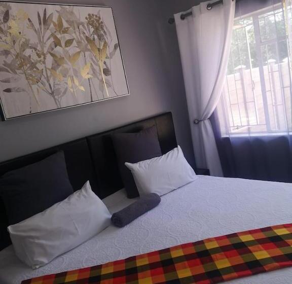 بنسيون Africa Online Suites