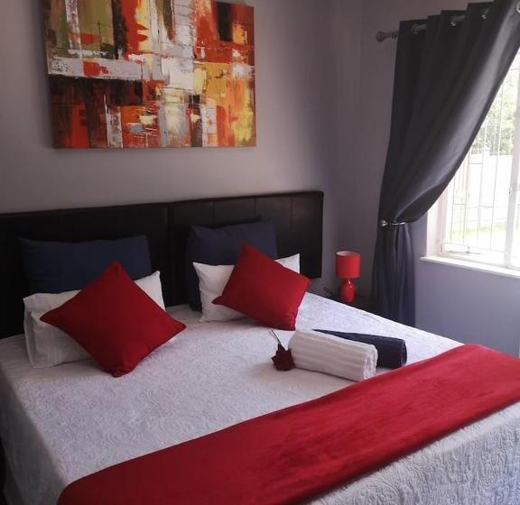 بنسيون Africa Online Suites