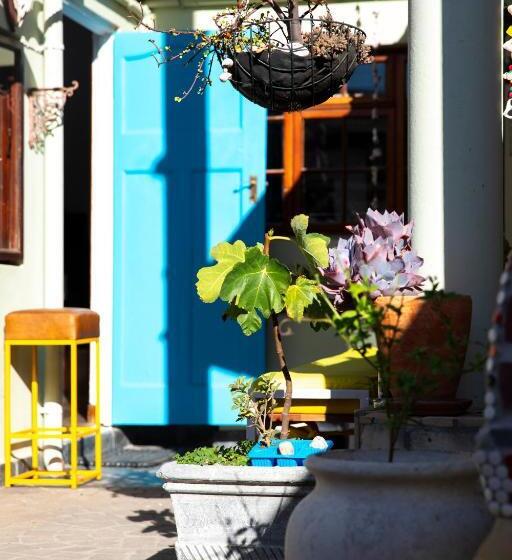 بنسيون Ami Vine House