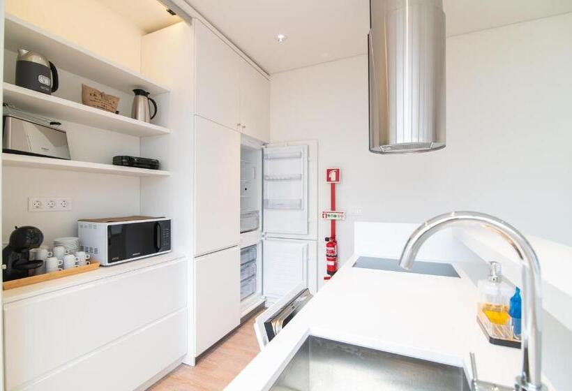 膳宿费 Azoriani City Hostel Ponta Delgada