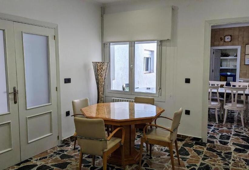 بنسيون Casa Clari