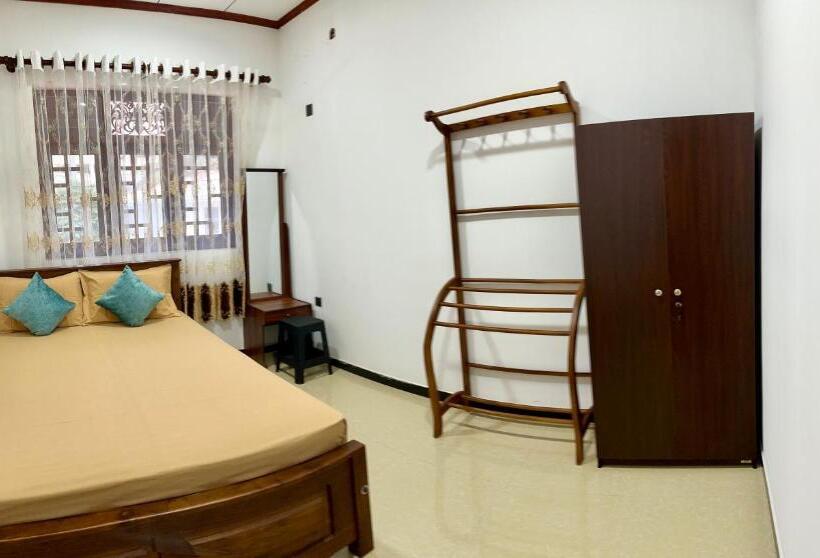 بنسيون Gendawana Villa