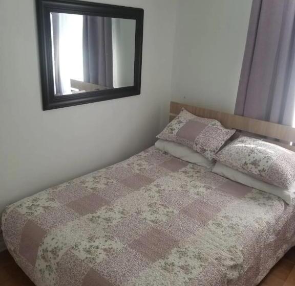 펜션 Habitacion De Casa En Las Condes